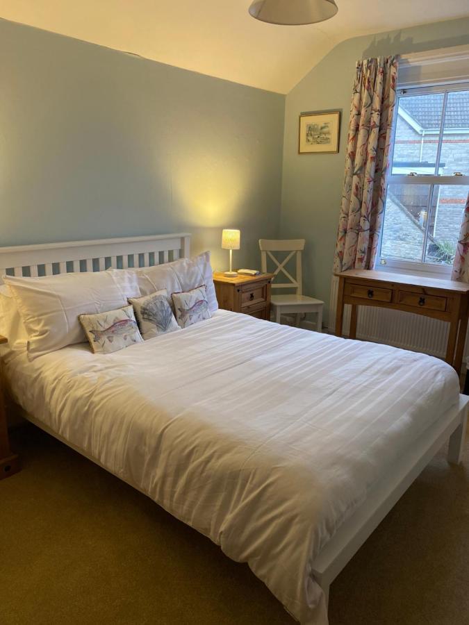 Gretenham B&B Суонидж Экстерьер фото