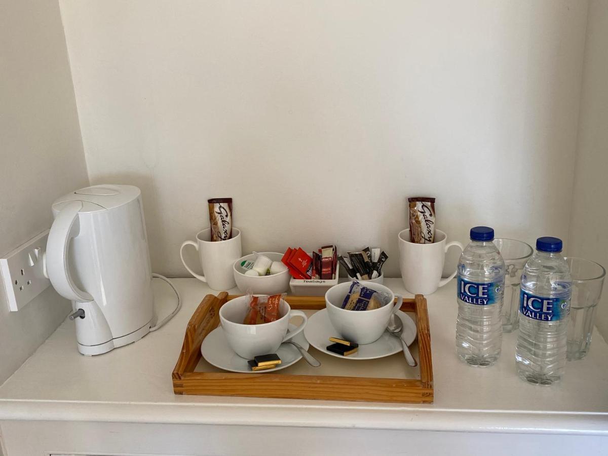 Gretenham B&B Суонидж Экстерьер фото