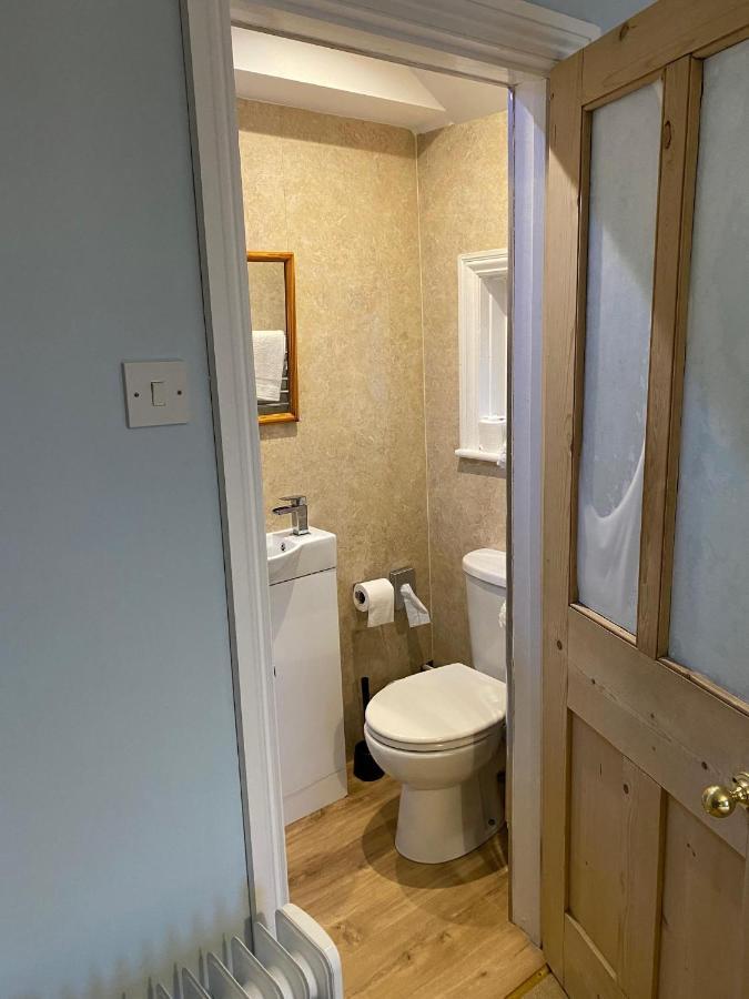 Gretenham B&B Суонидж Экстерьер фото