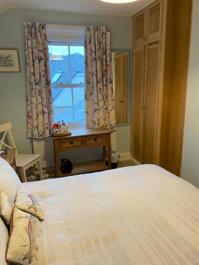 Gretenham B&B Суонидж Экстерьер фото