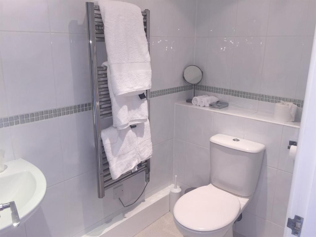 Gretenham B&B Суонидж Экстерьер фото